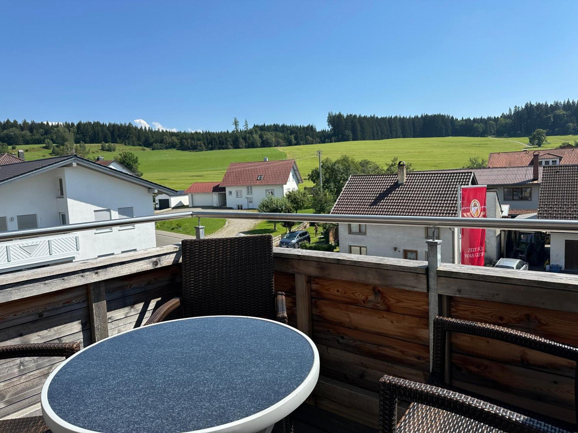 Landgasthaus Zum Kreuz Gbr Isny im Allgäu Eksteriør bilde
